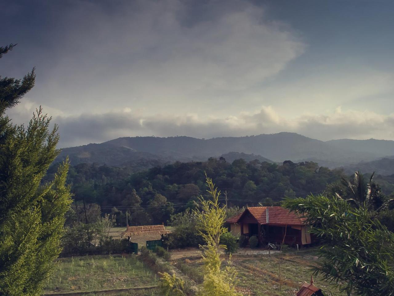 Koomankolly Resort Thirunelly Екстериор снимка